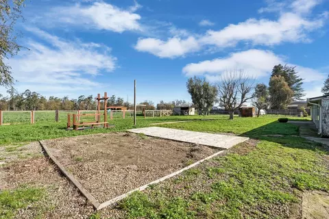 Exterior - 13393 E Jahant Rd, Acampo, CA 95220 photo 9 of 16