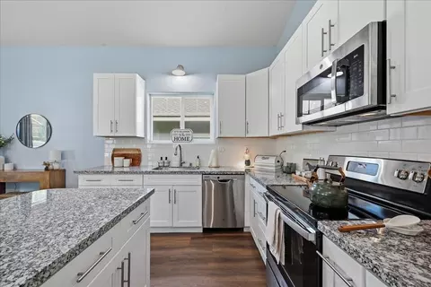 Kitchen - 112 Shadow Wood Pl, Colfax, CA 95713 photo 2 of 3