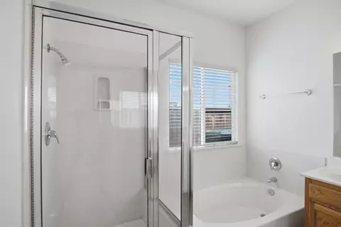 Bath - 4113 Evolution Way, Modesto, CA 95356 photo 2 of 3