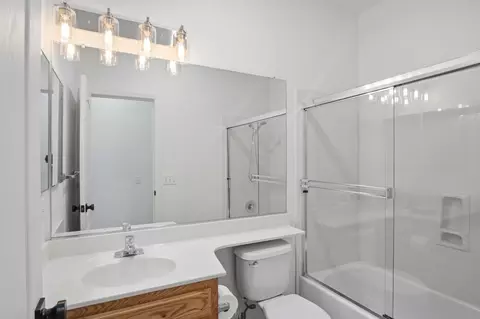 Bath - 4113 Evolution Way, Modesto, CA 95356 photo 1 of 3