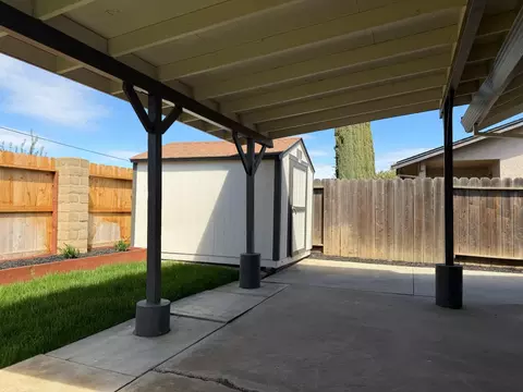 Exterior - 932 Arambel Dr, Patterson, CA 95363 photo 6 of 8