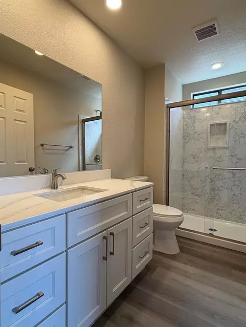 Bath - 932 Arambel Dr, Patterson, CA 95363 photo 4 of 4
