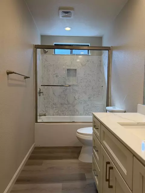 Bath - 932 Arambel Dr, Patterson, CA 95363 photo 1 of 4