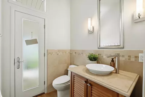 Bath - 5508 Susan Way, Carmichael, CA 95608 photo 8 of 9