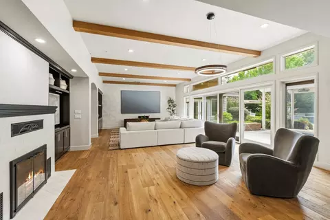 Living - 5508 Susan Way, Carmichael, CA 95608 photo 4 of 7