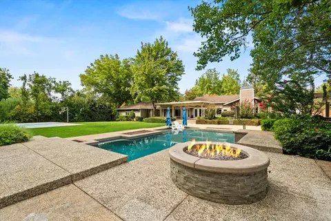 Exterior - 5508 Susan Way, Carmichael, CA 95608 photo 8 of 14