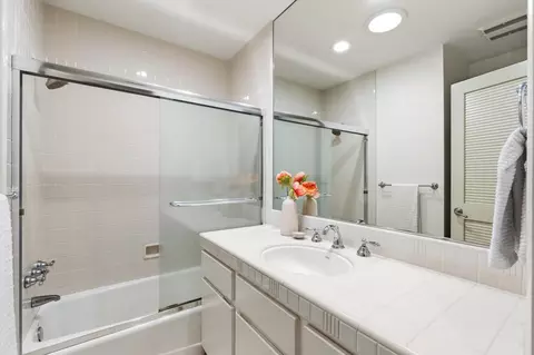 Bath - 5508 Susan Way, Carmichael, CA 95608 photo 7 of 9