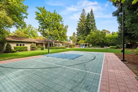 Exterior - 5508 Susan Way, Carmichael, CA 95608 photo 11 of 14