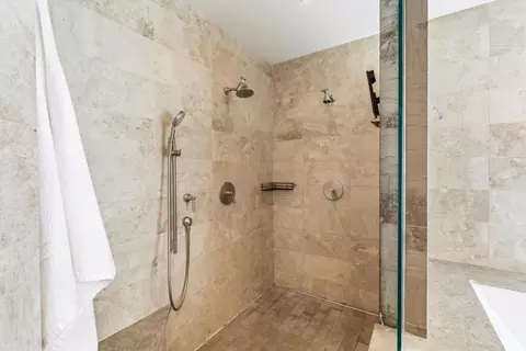 Bath - 5508 Susan Way, Carmichael, CA 95608 photo 5 of 9