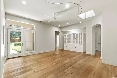 Living - 5508 Susan Way, Carmichael, CA 95608 photo 6 of 7