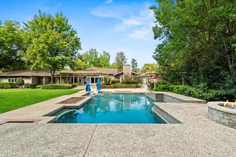 Exterior - 5508 Susan Way, Carmichael, CA 95608 photo 9 of 14