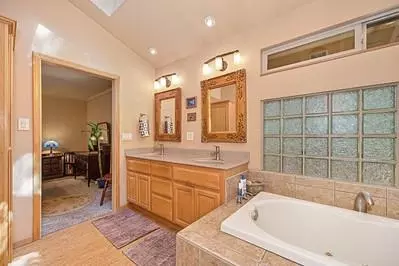 Bath - 5301 Overland Way, Placerville, CA 95667 photo 6 of 6