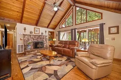 Living - 5301 Overland Way, Placerville, CA 95667 photo 4 of 4