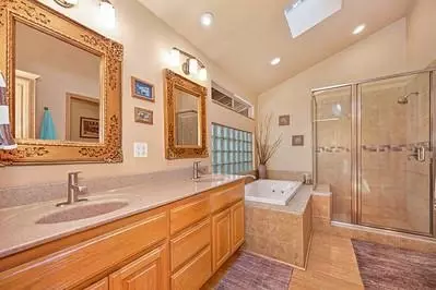 Bath - 5301 Overland Way, Placerville, CA 95667 photo 3 of 6