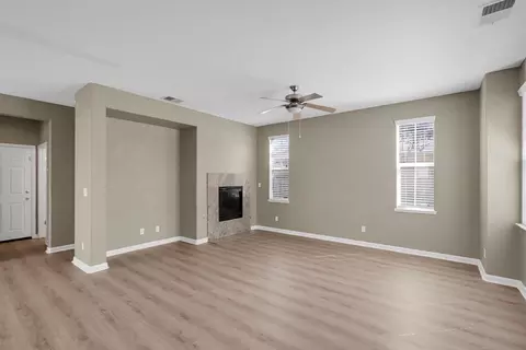 Living - 9327 Vintner Cir, Patterson, CA 95363 photo 5 of 8