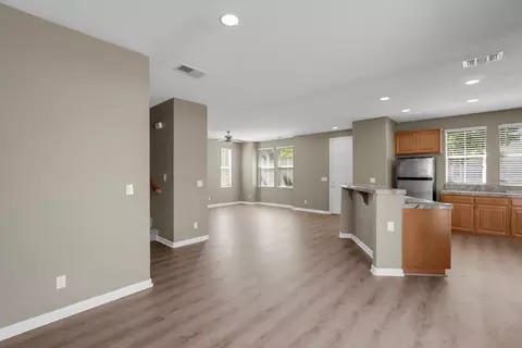 Living - 9327 Vintner Cir, Patterson, CA 95363 photo 2 of 8