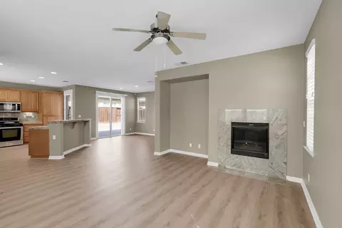 Living - 9327 Vintner Cir, Patterson, CA 95363 photo 6 of 8