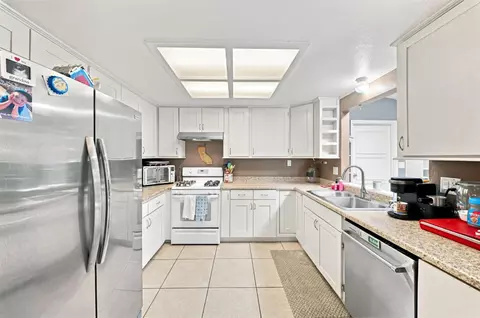 Kitchen - 2032 Boise Ave, Modesto, CA 95358 photo 1 of 3
