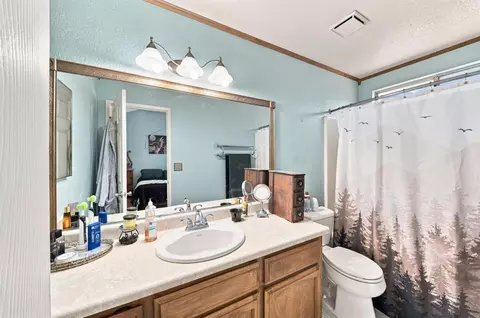 Bath - 2032 Boise Ave, Modesto, CA 95358 photo 2 of 2