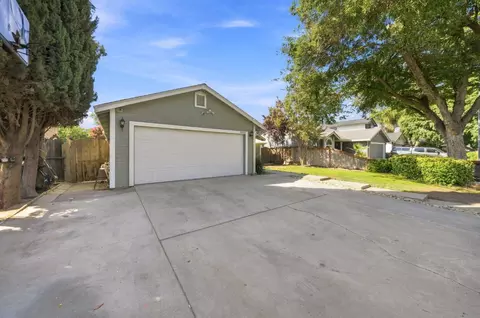 Exterior - 2032 Boise Ave, Modesto, CA 95358 photo 3 of 7