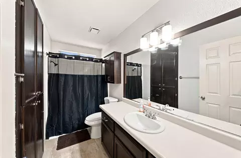 Bath - 2032 Boise Ave, Modesto, CA 95358 photo 1 of 2