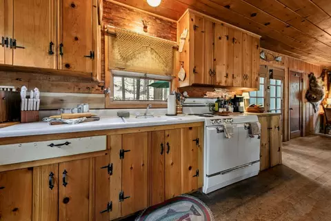 Kitchen - 47 Sciots, Strawberry, CA 95735 photo 4 of 6