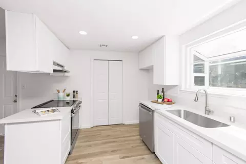 Kitchen - 3609 Brookline St, Modesto, CA 95356 photo 3 of 7