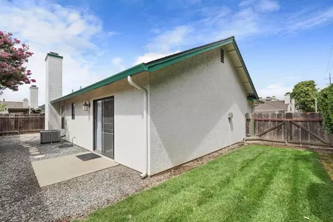 Exterior - 773 E Century Pl, Lodi, CA 95240 photo 2 of 8
