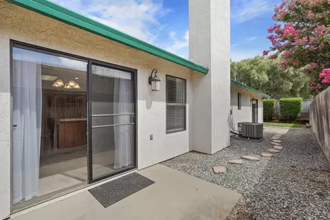 Exterior - 773 E Century Pl, Lodi, CA 95240 photo 7 of 8