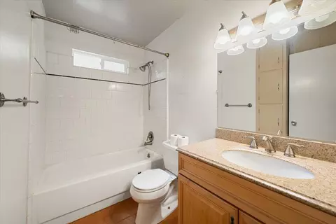 Bath - 2370 Meadow Ln, Placerville, CA 95667 photo 1 of 3