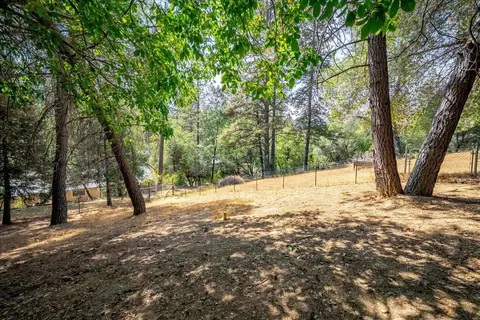 Exterior - 2370 Meadow Ln, Placerville, CA 95667 photo 30 of 33