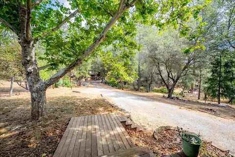 Exterior - 2370 Meadow Ln, Placerville, CA 95667 photo 9 of 33