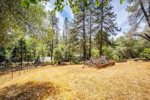 Exterior - 2370 Meadow Ln, Placerville, CA 95667 photo 28 of 33