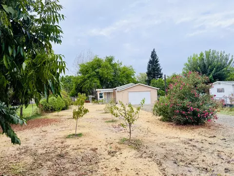 Exterior - 4834 Pacific Ave, Olivehurst, CA 95961 photo 2 of 11