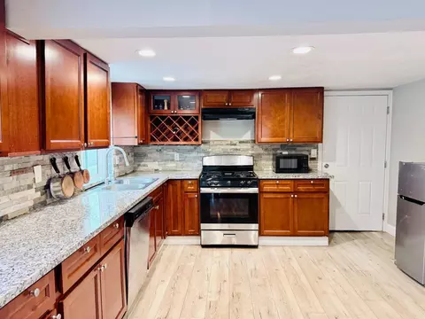 Kitchen - 4834 Pacific Ave, Olivehurst, CA 95961 photo 2 of 6