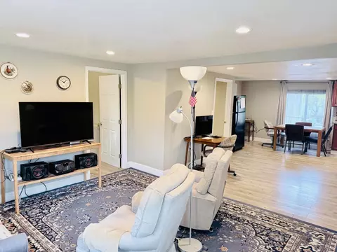 Living - 4834 Pacific Ave, Olivehurst, CA 95961 photo 3 of 4