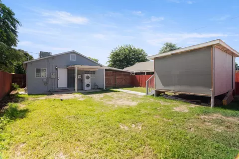 Exterior - 1305 Inyo Ave, Modesto, CA 95358 photo 3 of 4