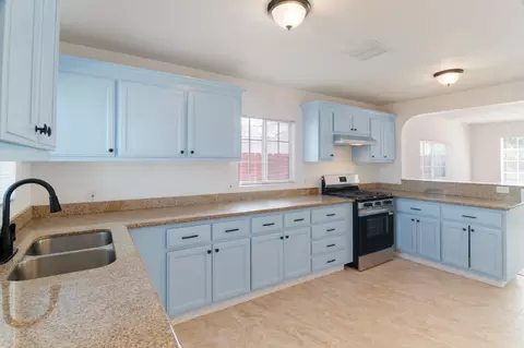 Kitchen - 1305 Inyo Ave, Modesto, CA 95358 photo 4 of 4