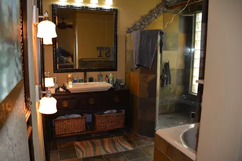 Bath - 417 The Blf, Modesto, CA 95355 photo 3 of 4