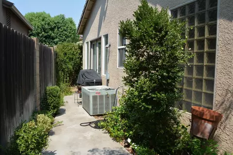 Exterior - 417 The Blf, Modesto, CA 95355 photo 7 of 10