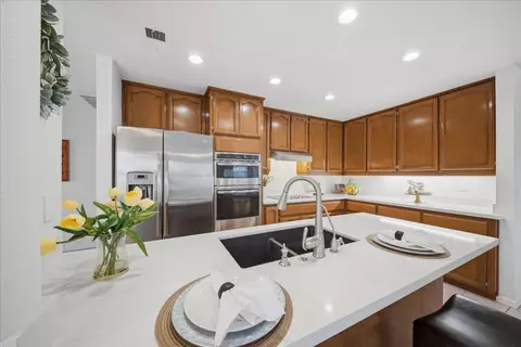 2881 Royce Dr, Rescue, CA 95672