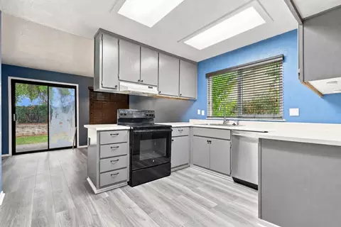 Kitchen - 26843 Plainfield St, Esparto, CA 95627 photo 1 of 3