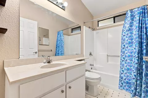 Bath - 26843 Plainfield St, Esparto, CA 95627 photo 2 of 3