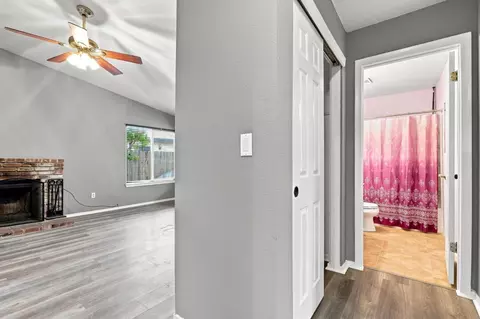 Entry Way - 26843 Plainfield St, Esparto, CA 95627 photo 3 of 7