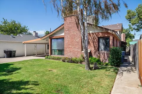 Exterior - 110 E B St, Oakdale, CA 95361 photo 3 of 8