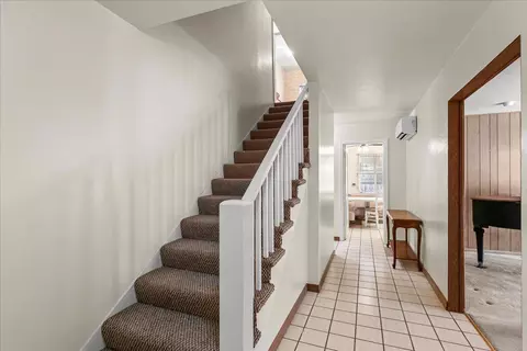 Entry Way - 110 E B St, Oakdale, CA 95361 photo 4 of 4