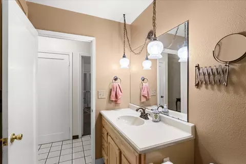 Bath - 110 E B St, Oakdale, CA 95361 photo 2 of 5