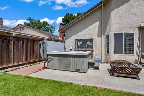Exterior - 102 Henry Ct, Tracy, CA 95376 photo 3 of 6