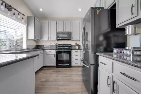 Kitchen - 102 Henry Ct, Tracy, CA 95376 photo 1 of 4