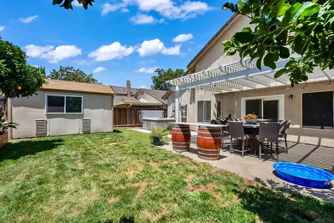 Exterior - 102 Henry Ct, Tracy, CA 95376 photo 4 of 6